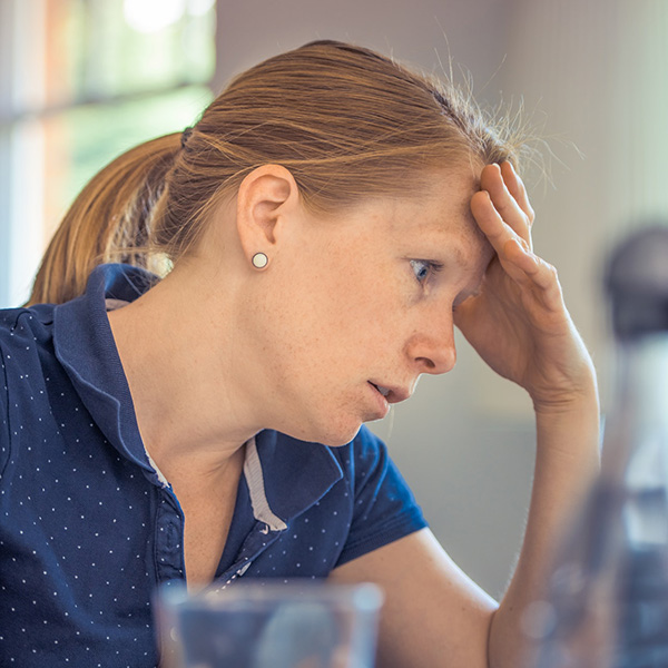 woman-working-girl-sitting-optimized.jpg